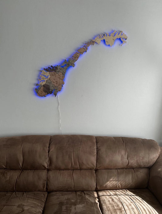 Rask levering i Norge – verdenskart i tre med lys